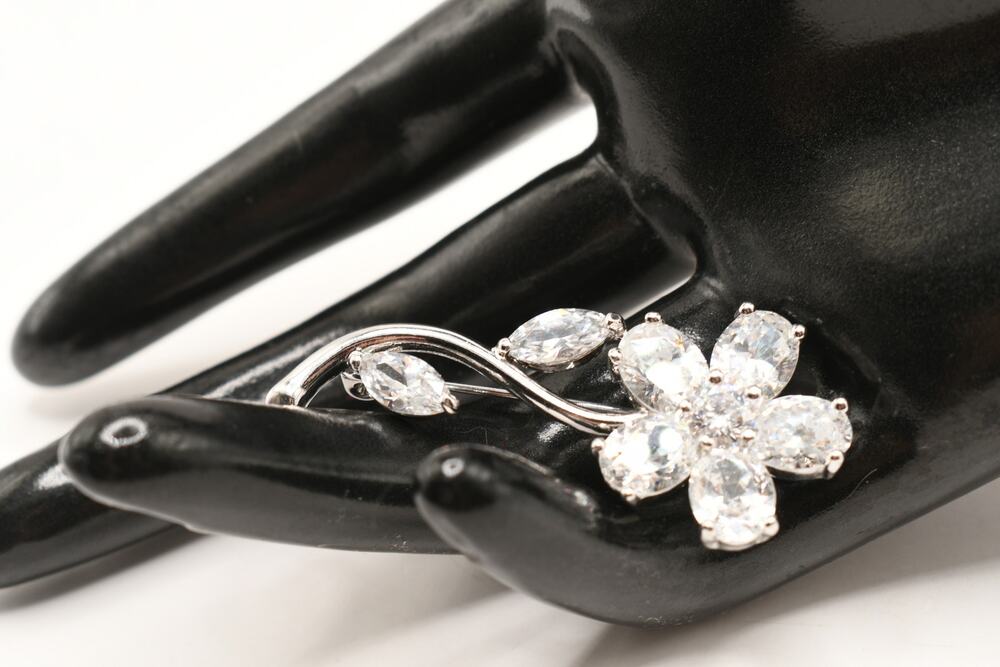 Vintage Clear Crystal Flower Brooch Silver Tone Bridal Wedding Jewelry